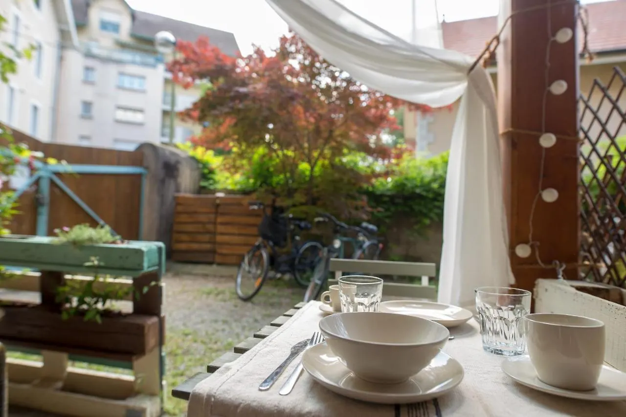Le Petit Saigon Apartment Annecy France